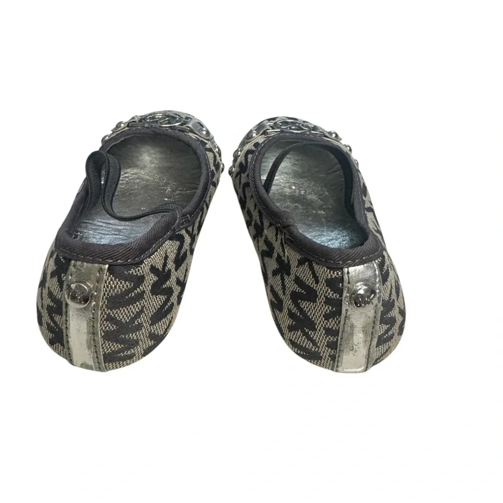 Michael Kors Signature Slippers Stylish Gray Girls Shoes Size 6